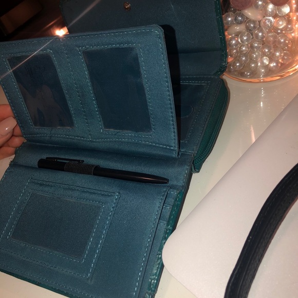 ✨3/$15✨Kate Landry wallet - Picture 6 of 6